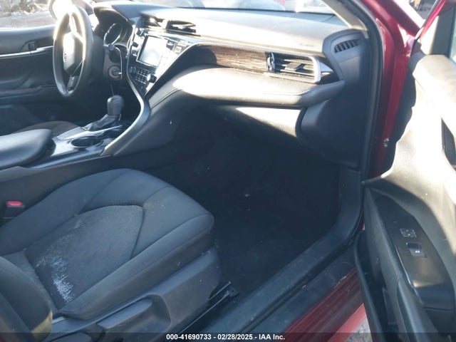 Toyota CAMRY LE 2019 4T1B11HK4KU243402 Image 5