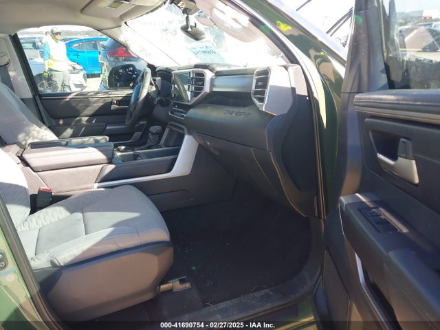 5TFLA5AB2NX001785 Toyota Tundra Sr5