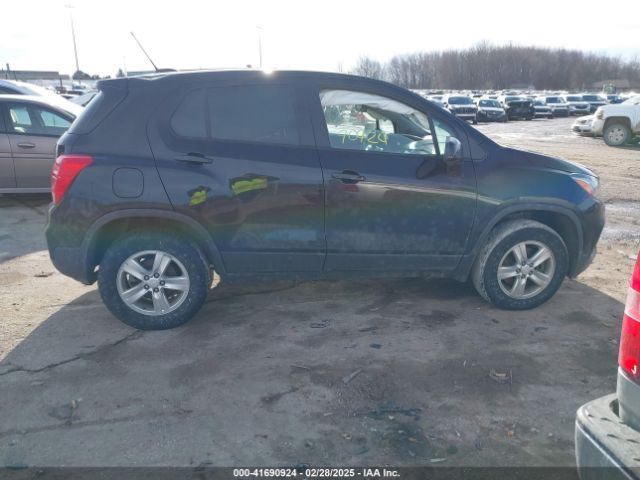 3GNCJNSB8KL324963 Chevrolet TRAX LS