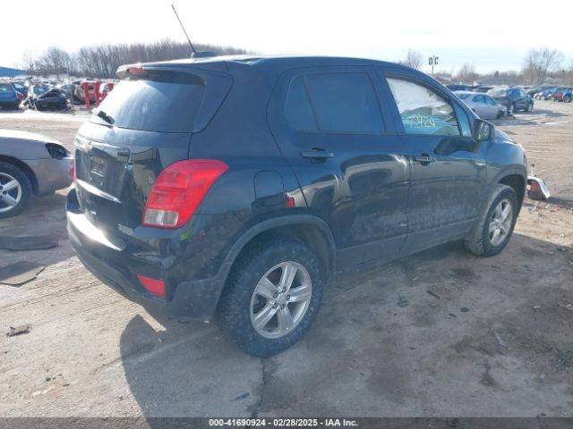 3GNCJNSB8KL324963 Chevrolet TRAX LS