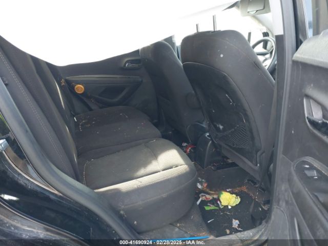 3GNCJNSB8KL324963 Chevrolet TRAX LS