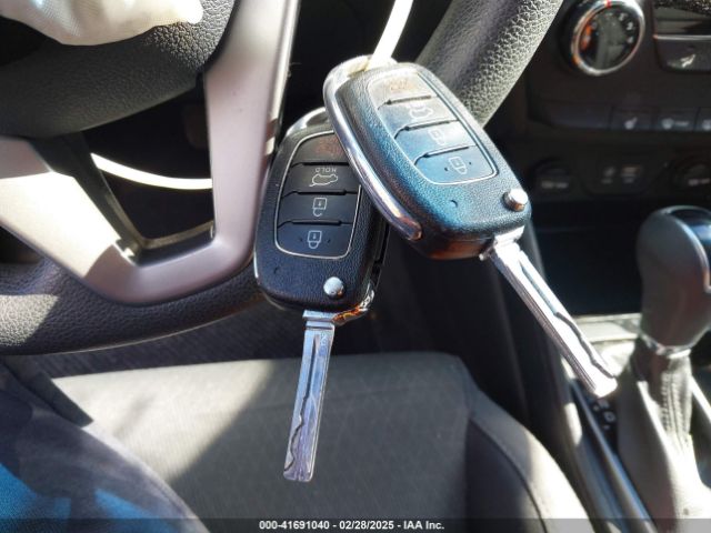 KM8J33A43JU678990 Hyundai TUCSON SEL