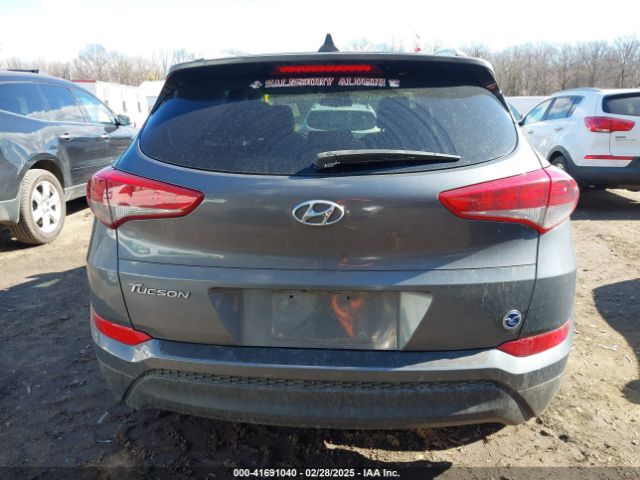KM8J33A43JU678990 Hyundai TUCSON SEL