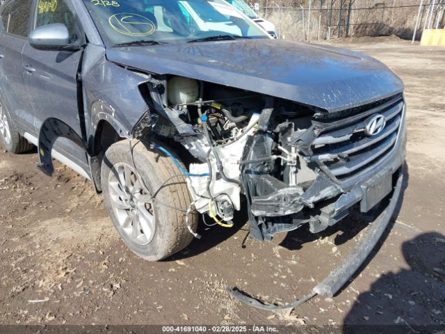 KM8J33A43JU678990 Hyundai TUCSON SEL