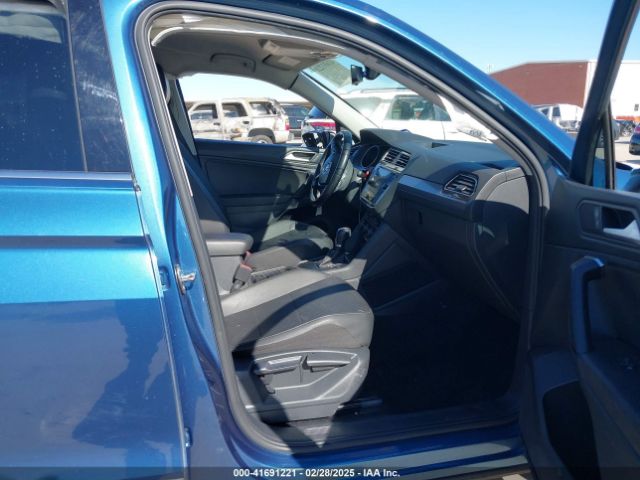 3VV3B7AX9KM197862 Volkswagen Tiguan 2.0t Se/2.0t Sel/2.0t Sel R-line/2.0t Sel R-line Black