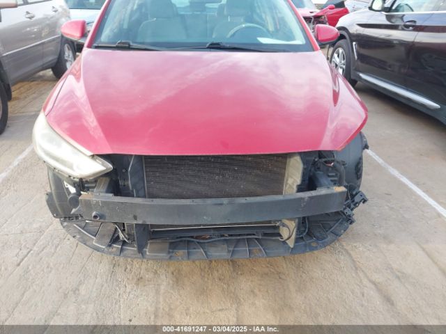 KMHD74LF2HU109421 Hyundai ELANTRA SE
