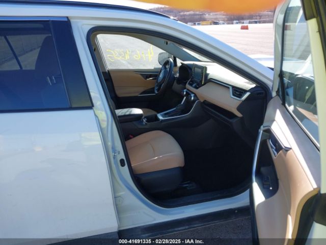 2T3P1RFVXNW250254 Toyota Rav4 Xle