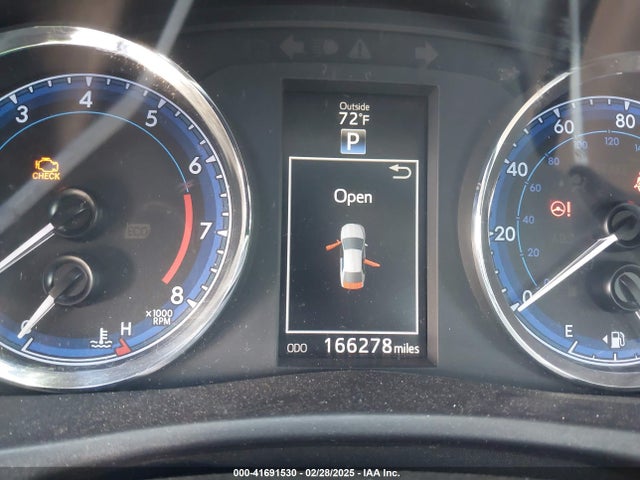 5YFBURHE5HP689004 Toyota COROLLA SE