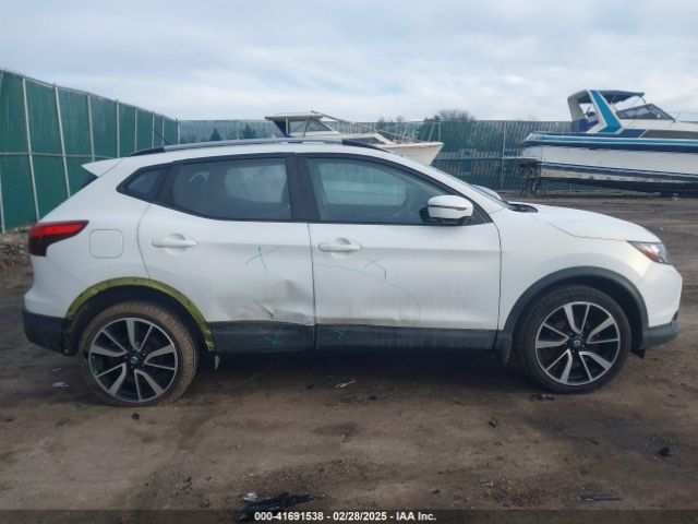 JN1BJ1CR1HW109035 Nissan Rogue Sport Sl