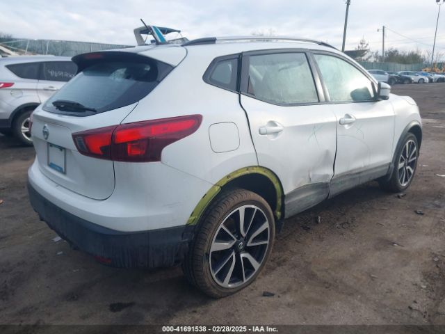 JN1BJ1CR1HW109035 Nissan Rogue Sport Sl