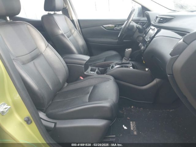 JN1BJ1CR1HW109035 Nissan Rogue Sport Sl