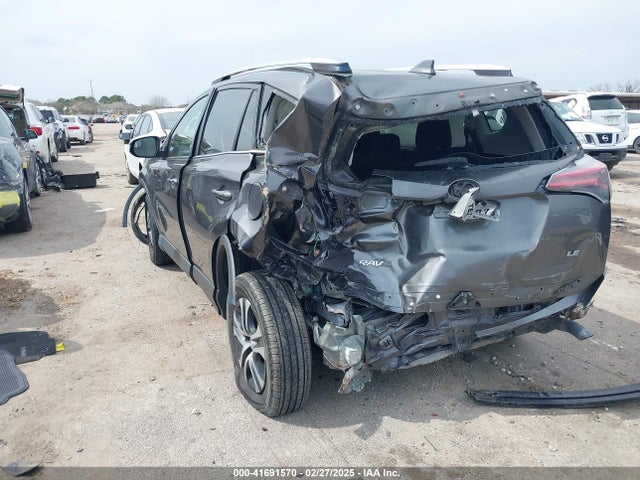 JTMZFREV4HJ123708 Toyota RAV4 LE