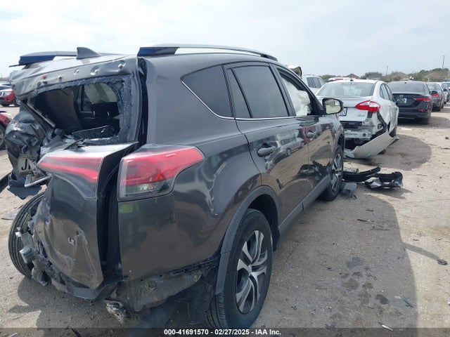 JTMZFREV4HJ123708 Toyota RAV4 LE