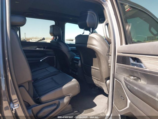 1C4SJVBT2NS135499 Jeep Wagoneer Series Ii 4x4