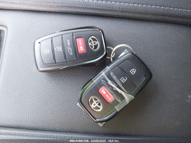 5TDAAAB59RS059896 Toyota Grand Highlander Xle