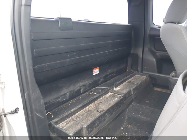 5TFRX5GN6JX110514 Toyota Tacoma Sr
