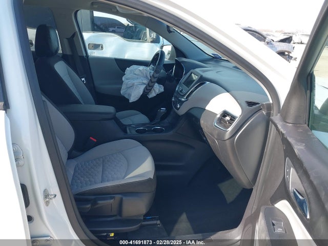 3GNAXHEV0KS541894 Chevrolet EQUINOX LS