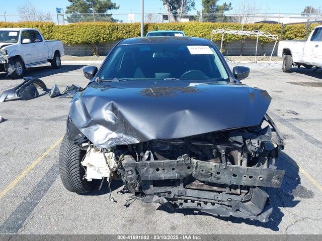 3MZBM1U71FM127241 Mazda pe