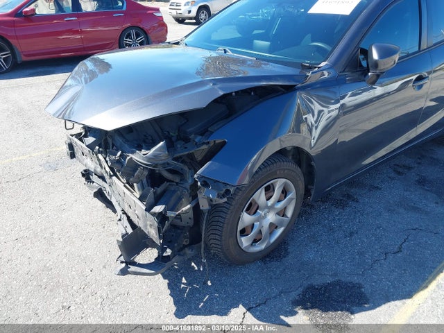 3MZBM1U71FM127241 Mazda pe