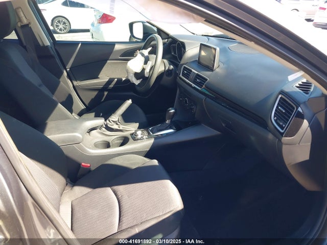 3MZBM1U71FM127241 Mazda pe