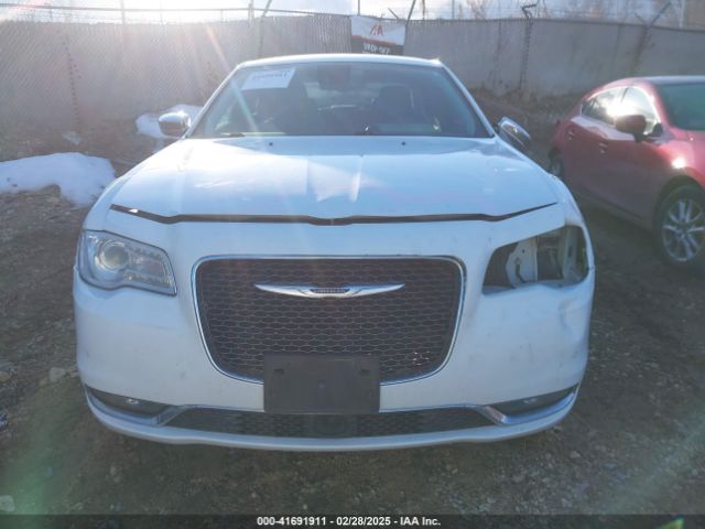 2C3CCAKG1JH296670 Chrysler 300 Limited Awd