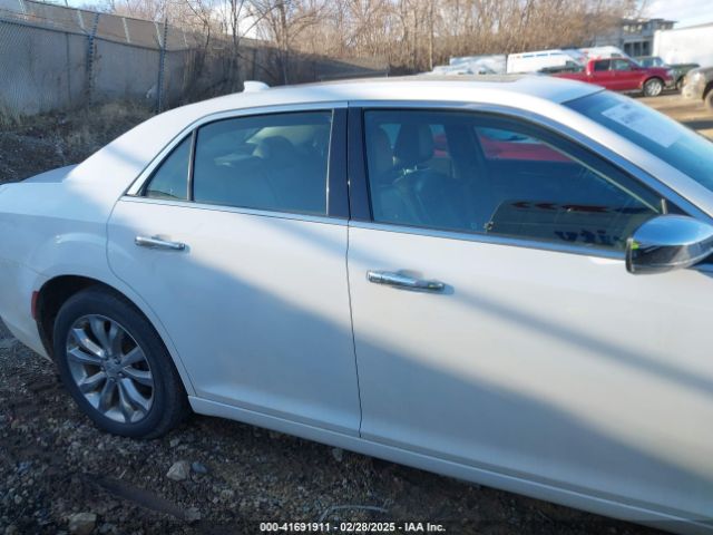 2C3CCAKG1JH296670 Chrysler 300 Limited Awd