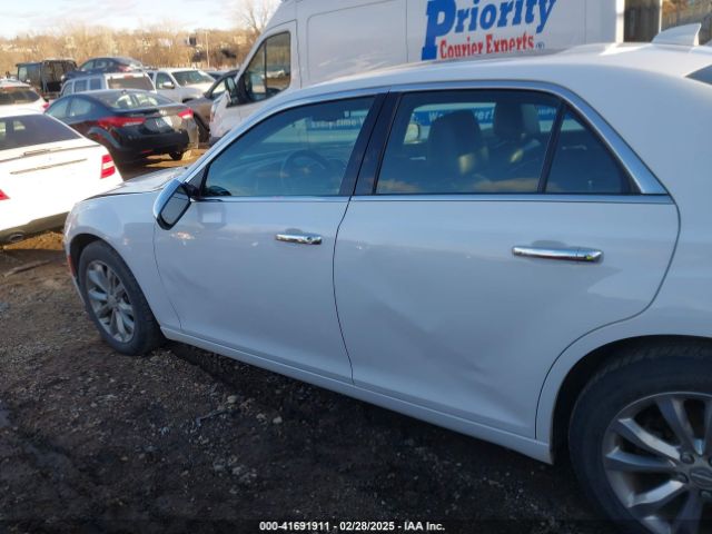2C3CCAKG1JH296670 Chrysler 300 Limited Awd
