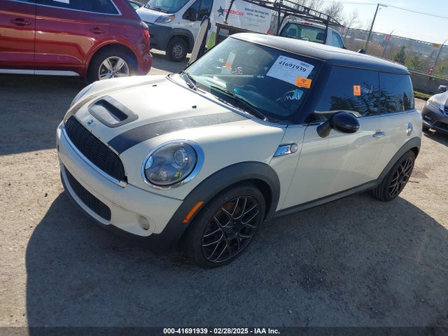2009 MINI COOPER S WMWMF73519TT99560 Photo 1