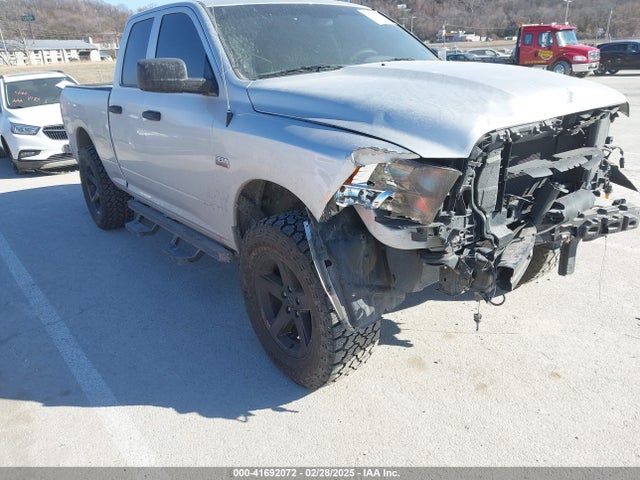 1C6RR7FT7HS795742 RAM 1500 Express  4x4 6'4 Box