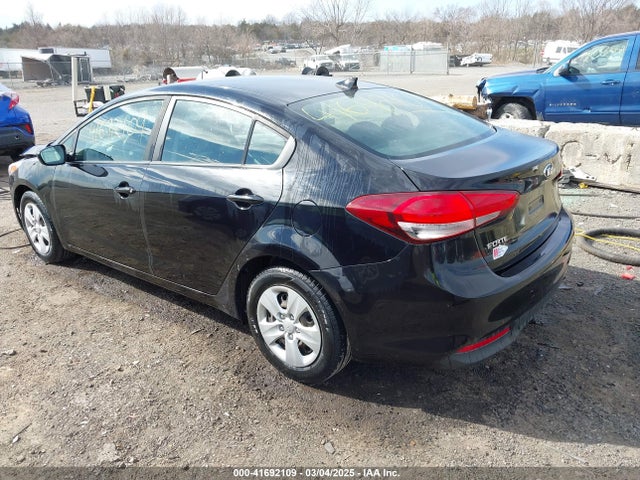 3KPFK4A7XJE245341 KIA FORTE LX