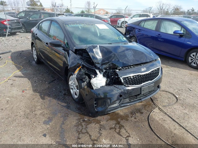 3KPFK4A7XJE245341 KIA FORTE LX