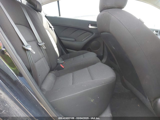 3KPFK4A7XJE245341 KIA FORTE LX