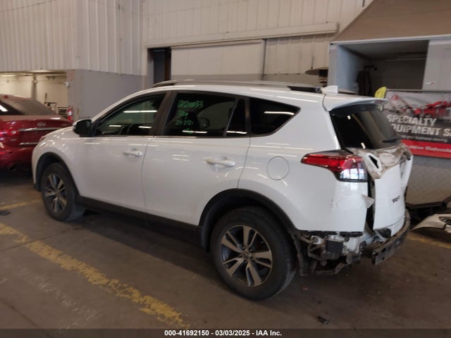 JTMRFREV3HJ170289 Toyota Rav4 Xle