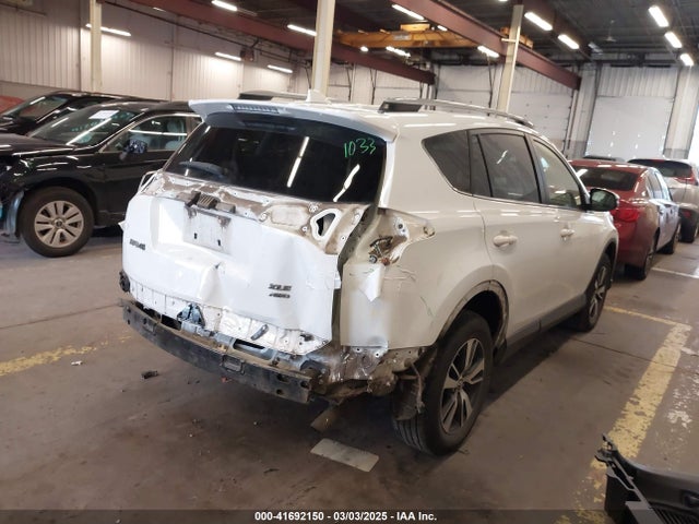 JTMRFREV3HJ170289 Toyota Rav4 Xle