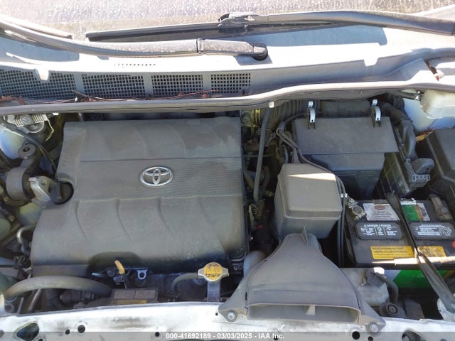 5TDXK3DC4GS700786 Toyota Sienna Se Premium 8 Passenger