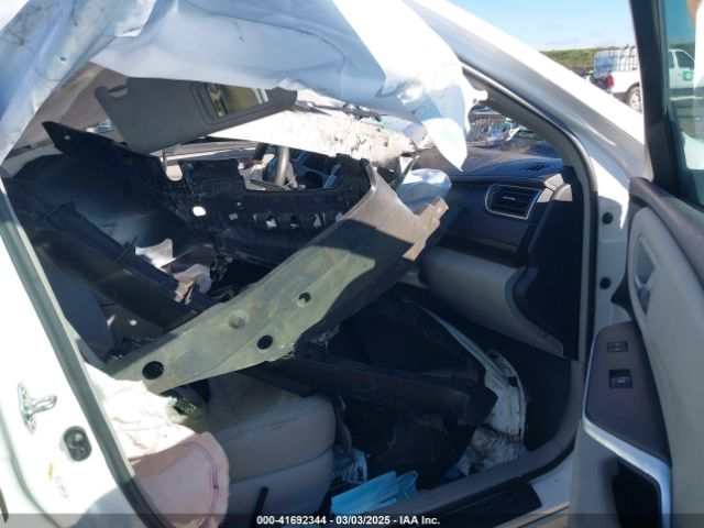 4T1BF1FK4HU358000 Toyota CAMRY LE