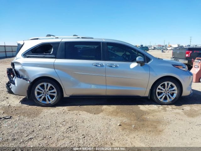 5TDERKEC9NS115548 Toyota Sienna Platinum