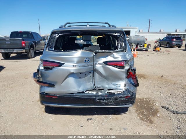 5TDERKEC9NS115548 Toyota Sienna Platinum