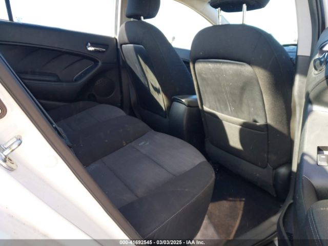 KNAFX4A83G5555262 KIA FORTE EX