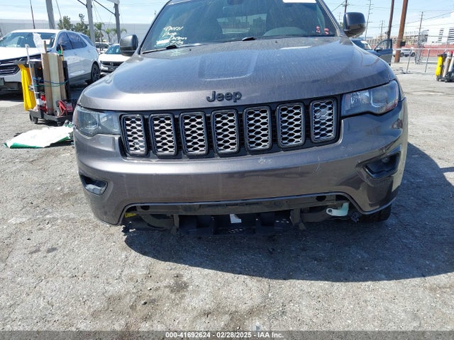 1C4RJEAGXJC437758 Jeep Grand Cherokee Altitude 4x2