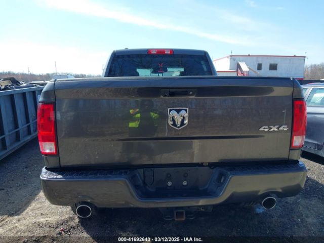 1C6RR7FT2HS508825 RAM 1500 Express  4x4 6'4 Box