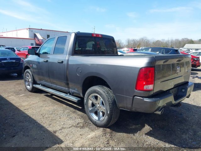 1C6RR7FT2HS508825 RAM 1500 Express  4x4 6'4 Box