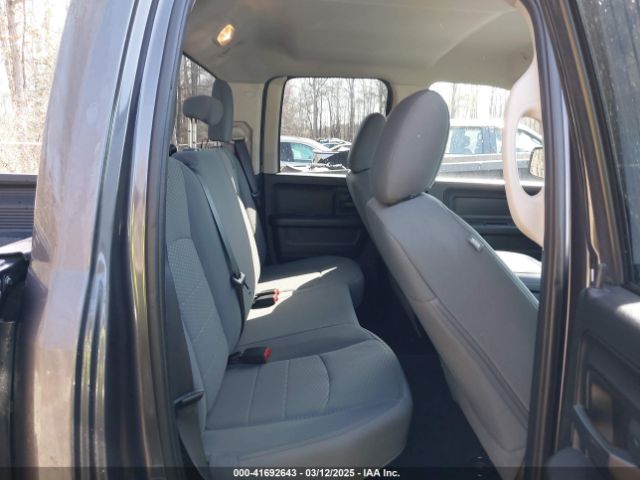 1C6RR7FT2HS508825 RAM 1500 Express  4x4 6'4 Box
