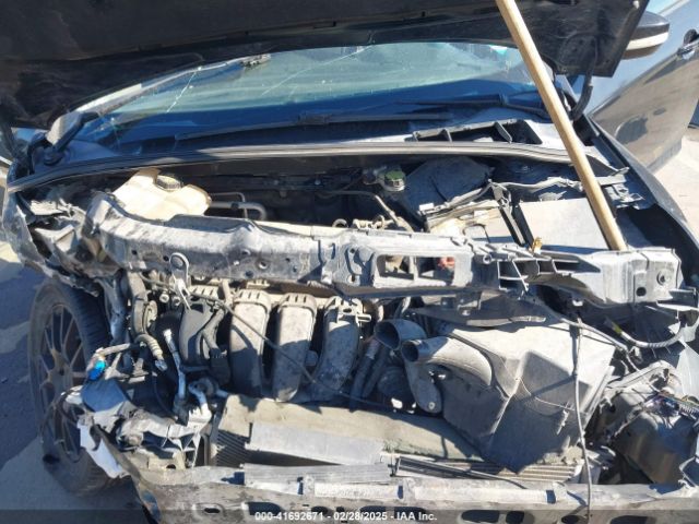 1FADP3K25FL202665 Ford FOCUS SE