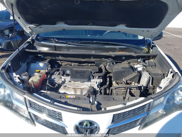 2T3ZFREV0FW204588 Toyota RAV4 LE