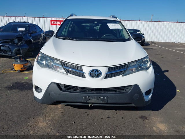 2T3ZFREV0FW204588 Toyota RAV4 LE