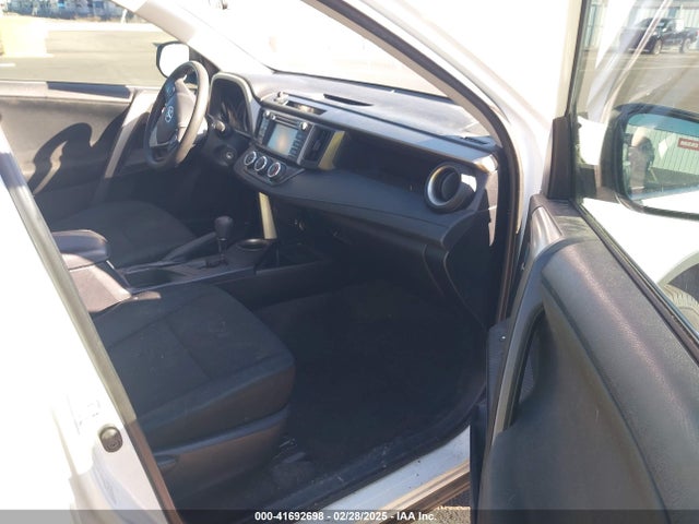 2T3ZFREV0FW204588 Toyota RAV4 LE