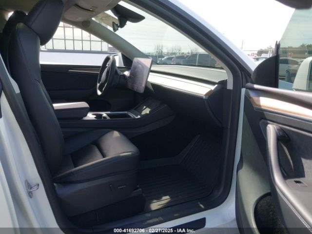 7SAYGDEE8RF161370 Tesla Model Y Long Range Dual Motor All-wheel Drive