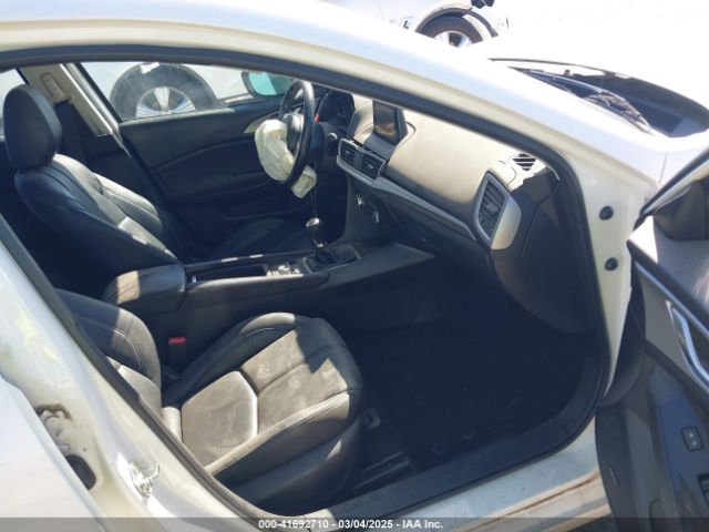 3MZBN1V30JM176691 Mazda Mazda3 Touring