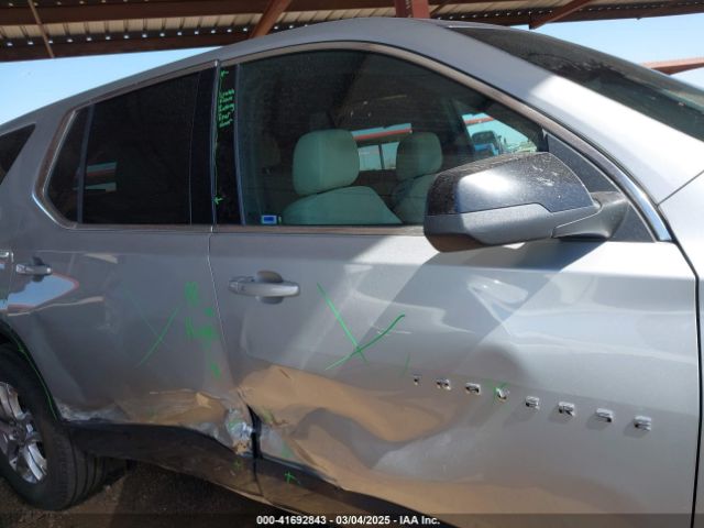 1GNEVFKW5NJ122499 Chevrolet Traverse Awd Ls